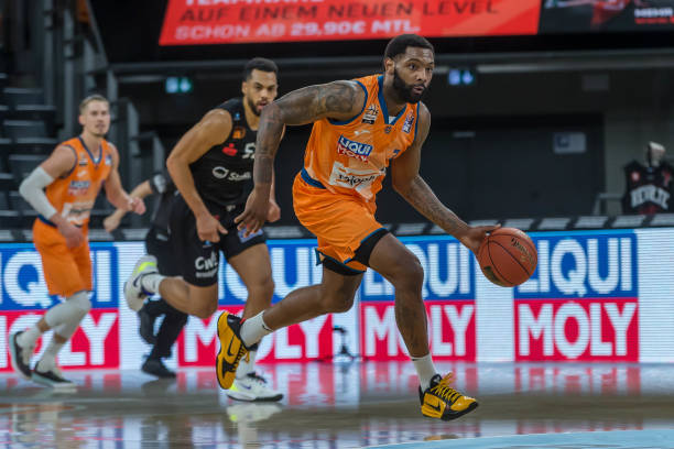 依旧稳固 依旧稳固